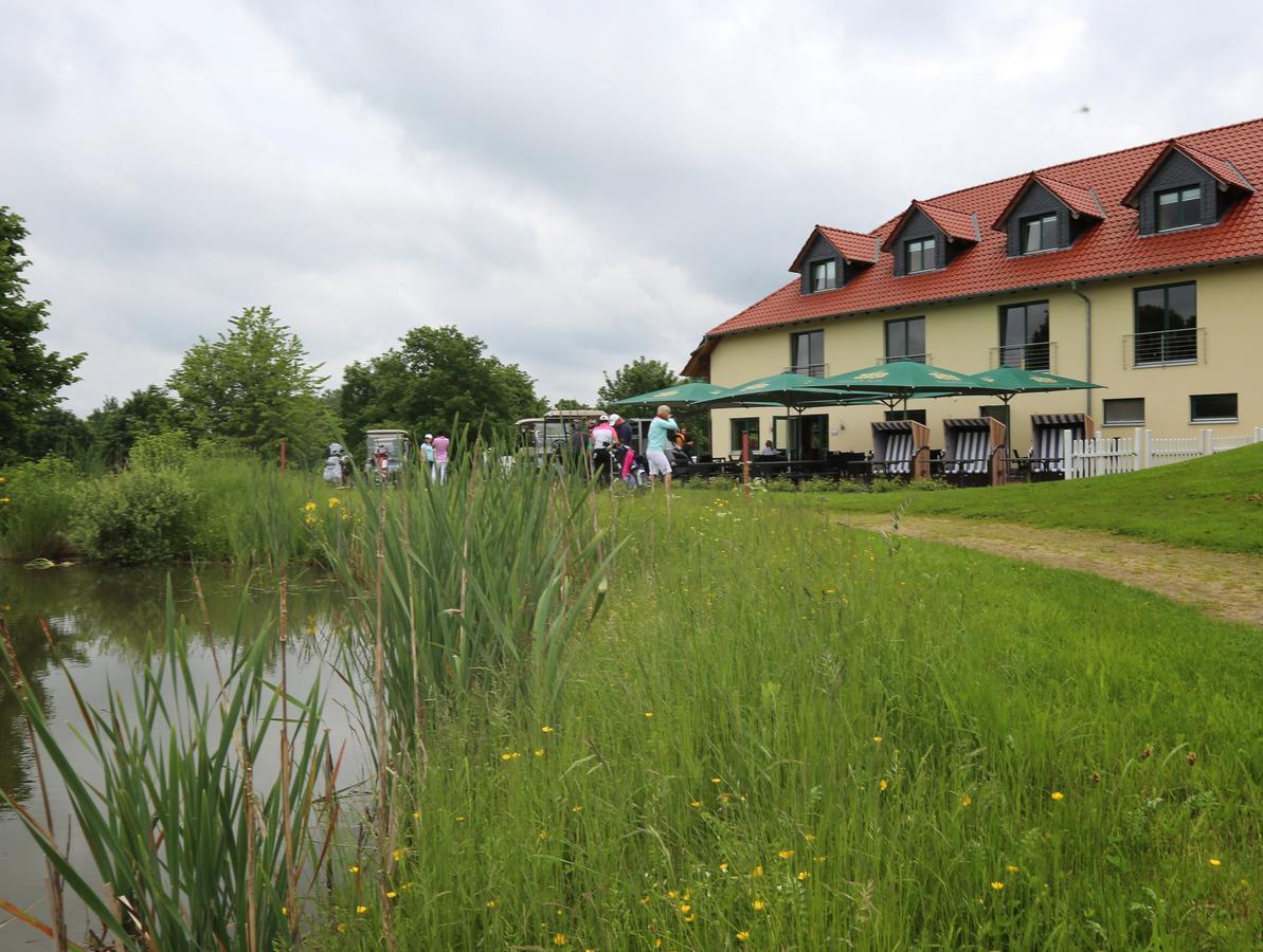 Apartments Golfpark Schlossgut Sickendorf Lauterbach  Bagian luar foto